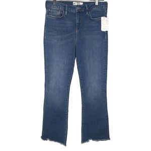 Free People Cropped, Frayed Hem, Mid Rise Jeans 29